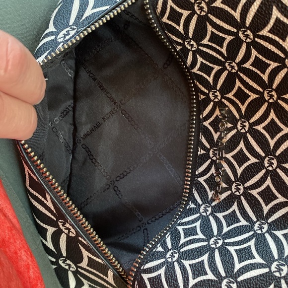 Michael Kors adjustable medium size backpack - Picture 15 of 15